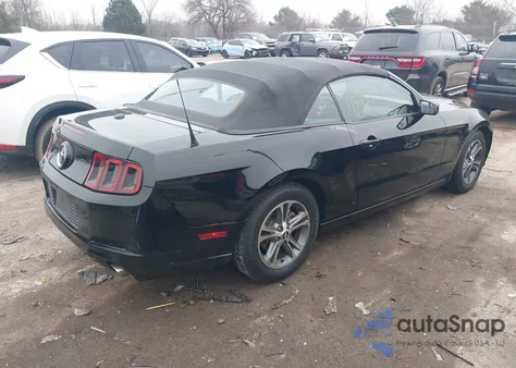 2014 Ford Mustang V6 Premium z USA, uszkodzony, nr VIN 1ZVBP8EM8E5317174